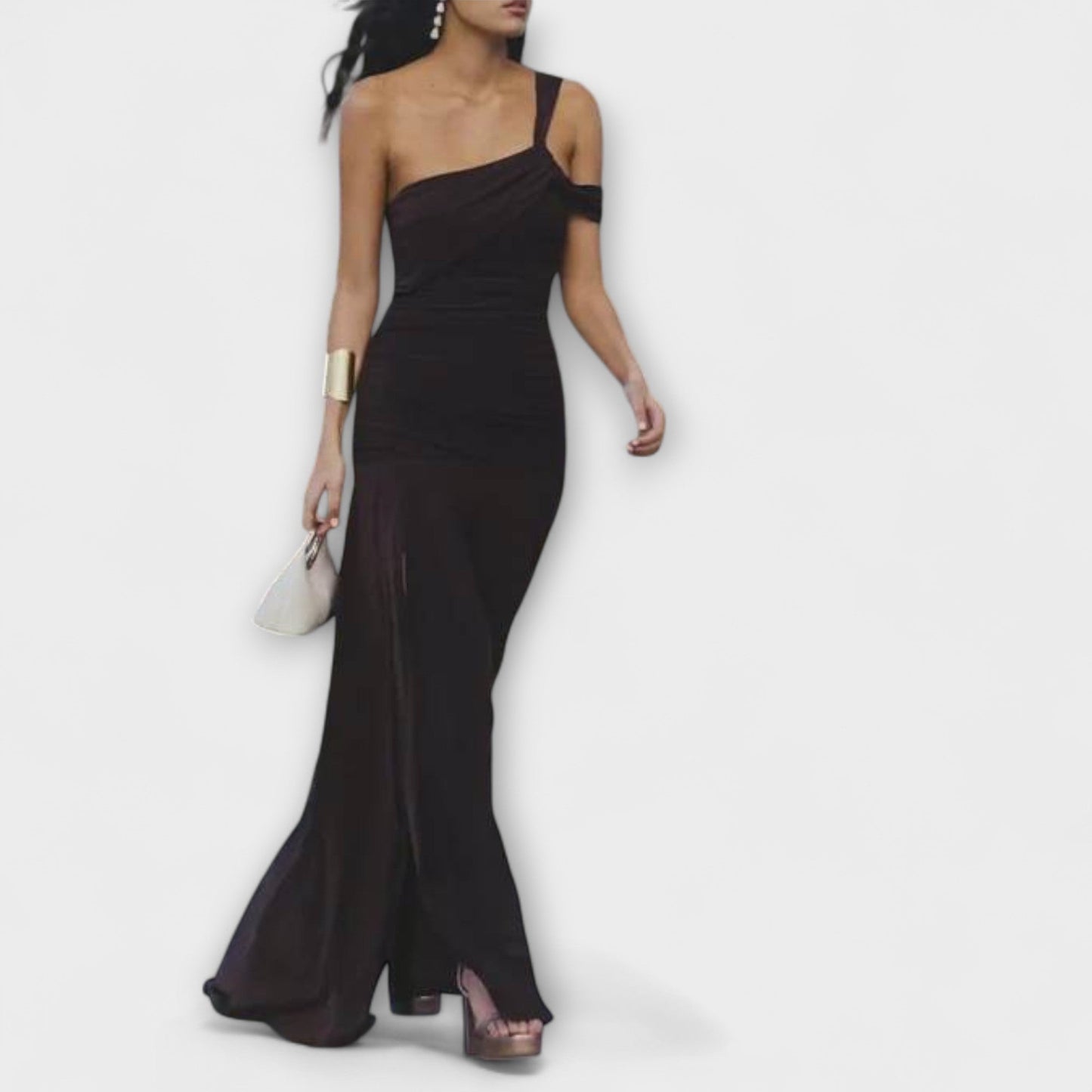 Margot - Fitted Off-Shoulder Maxi Dress