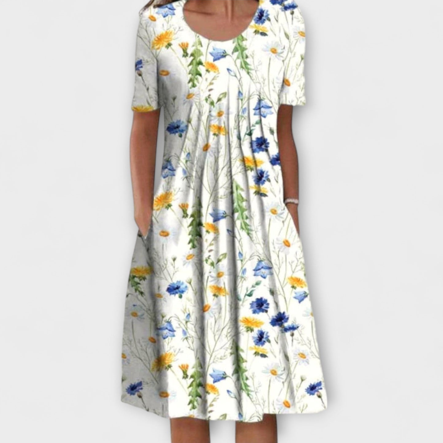 Emelie – Chic Shift Dress with Tummy Control