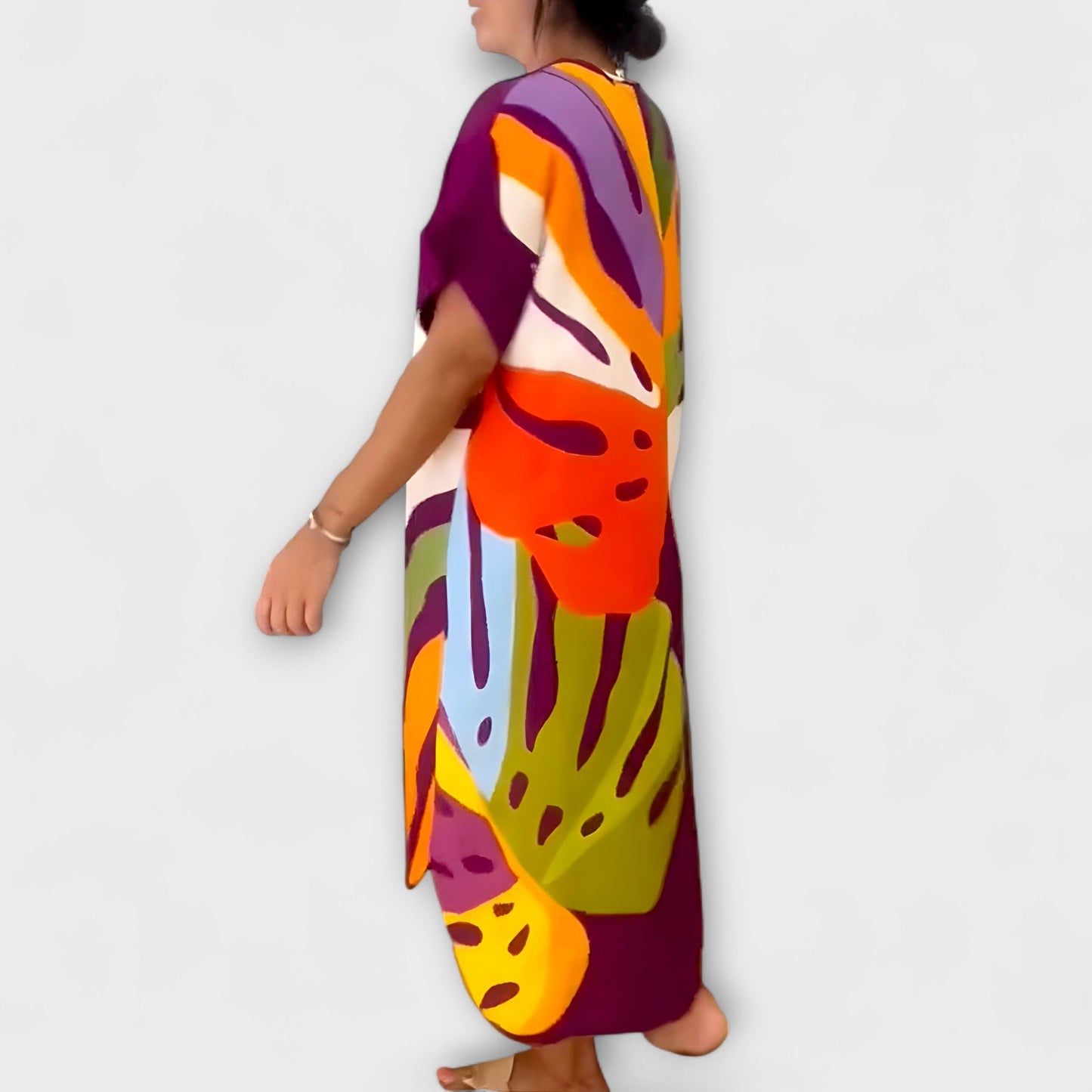 Roos - Casual Dress with Vibrant Leaf Print