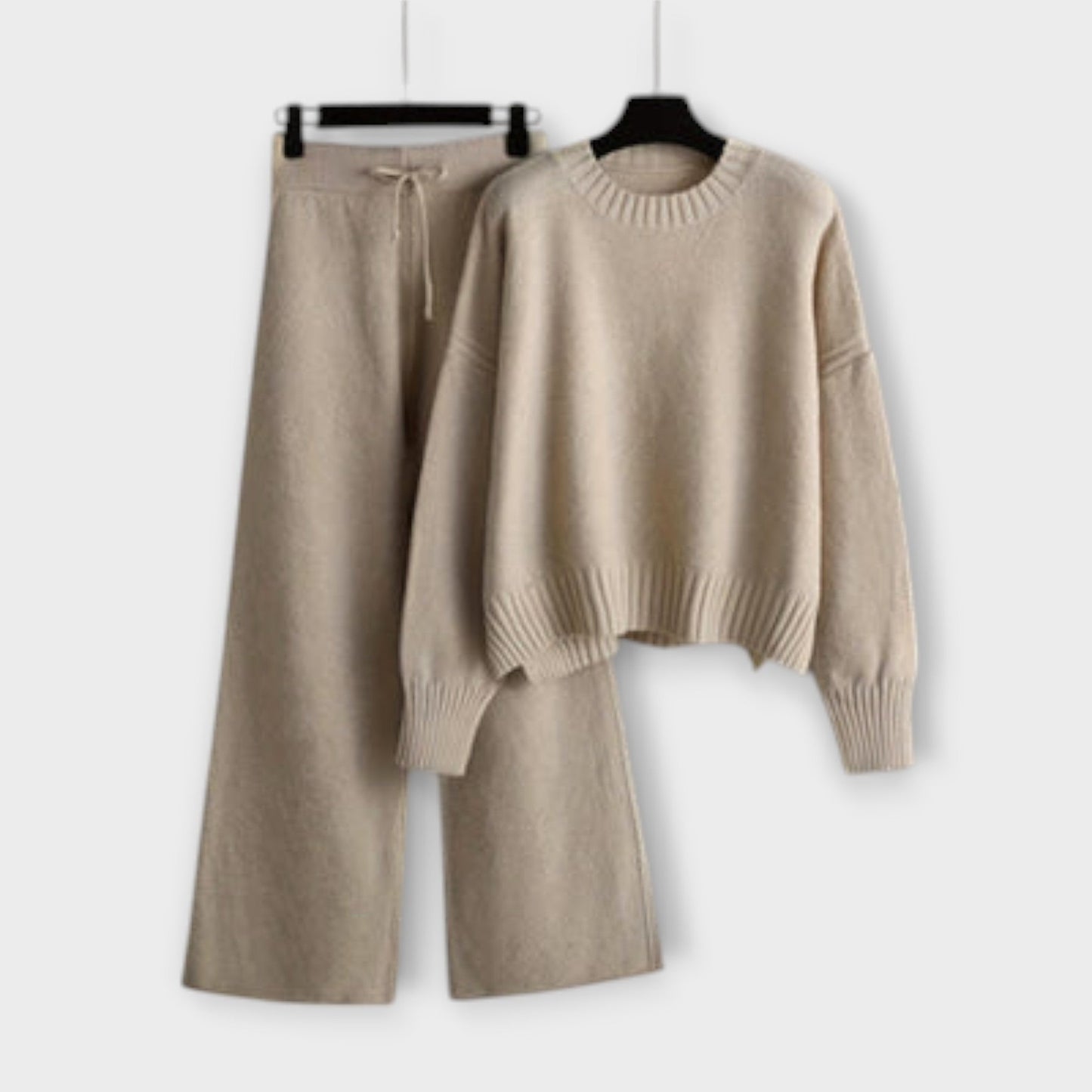 Stella - Casual Knit Outfit