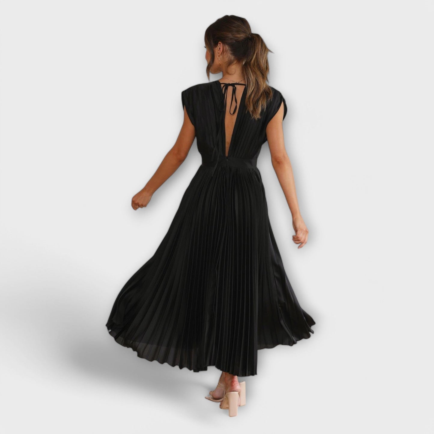 Maria - Chic Pleated Dress