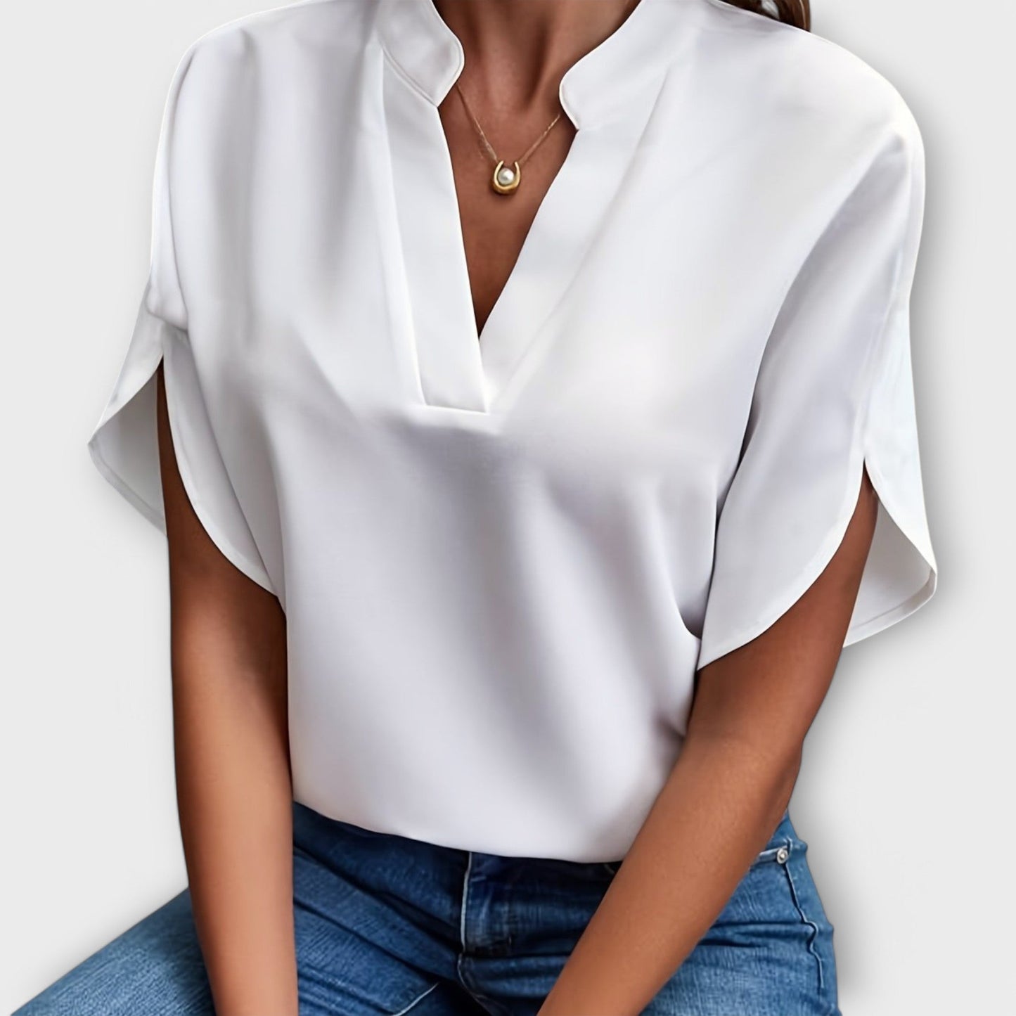 Vivi - Stylish and Lightweight Women's Blouse
