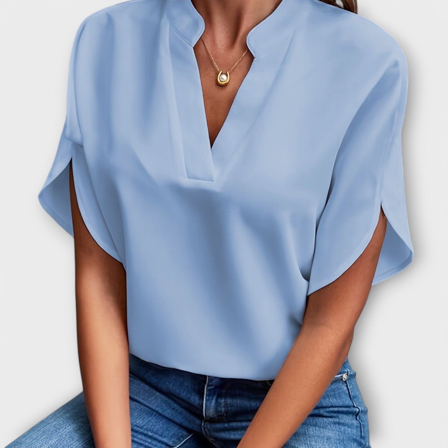 Vivi - Stylish and Lightweight Women's Blouse