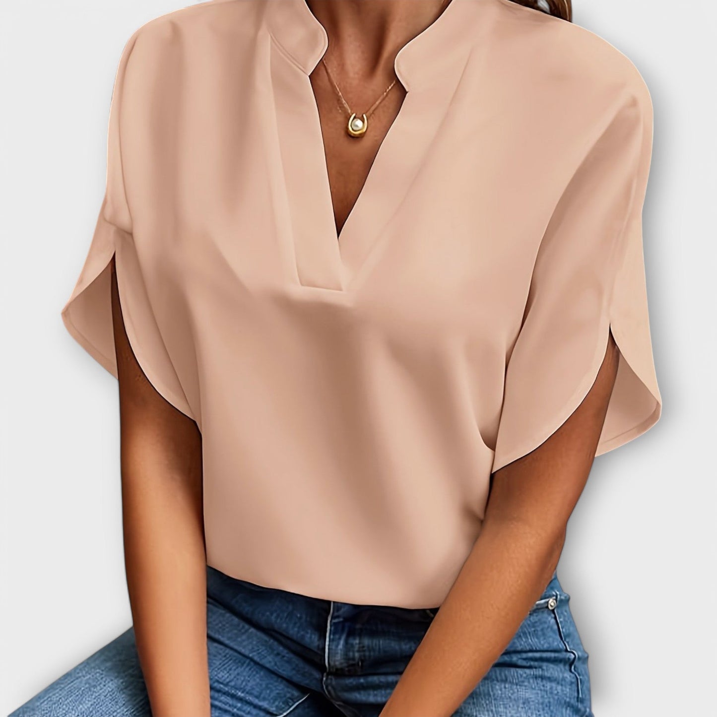 Vivi - Stylish and Lightweight Women's Blouse