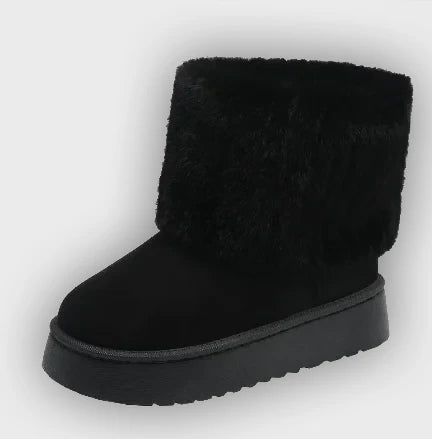 Veera – Women’s Luxurious Fur Lined Boots – Flat Heel, Cozy & Elegant