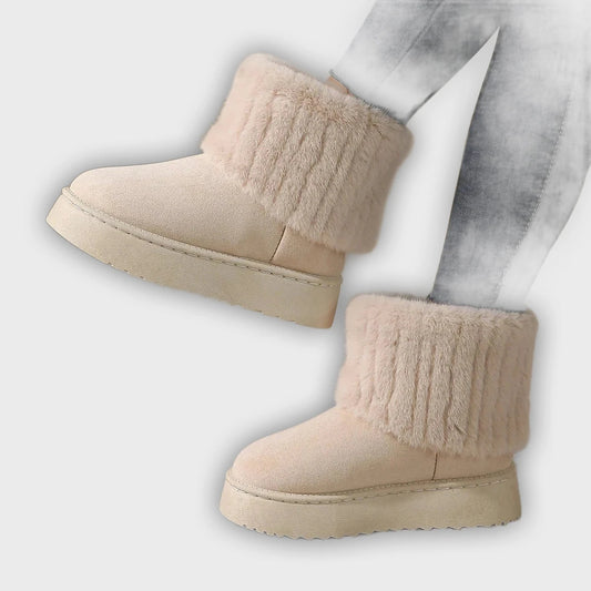 Veera – Women’s Luxurious Fur Lined Boots – Flat Heel, Cozy & Elegant