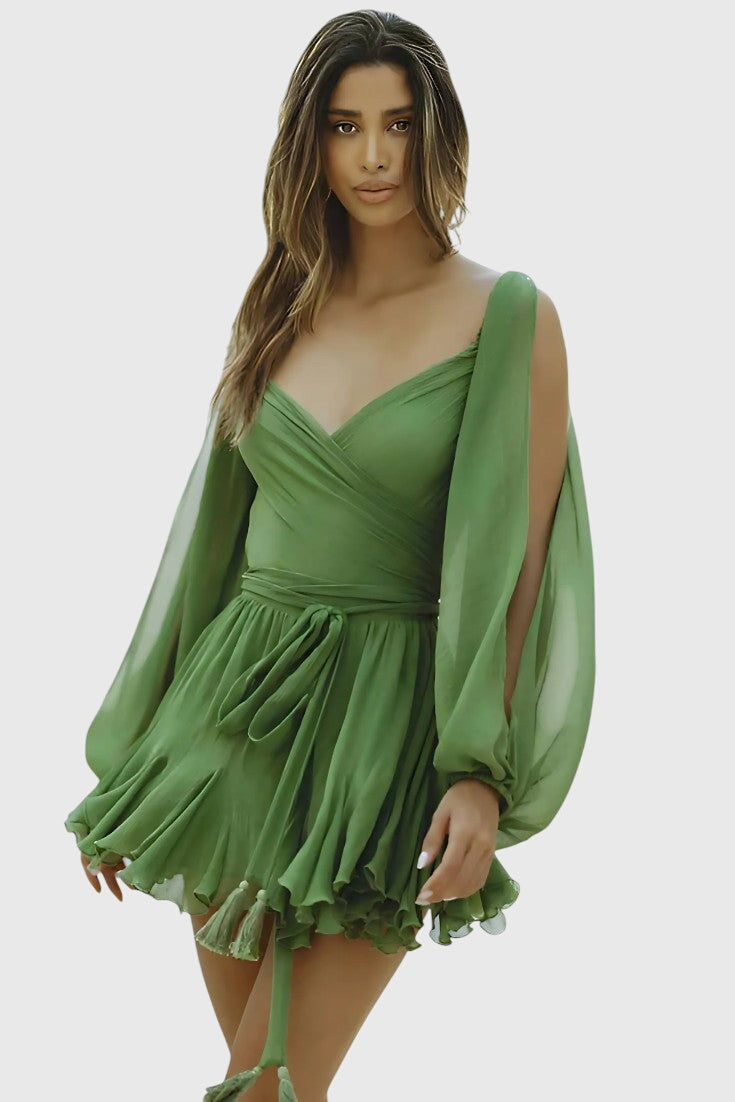 Mini dresses with a V-neck and light sleeves