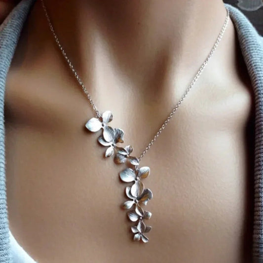 Vintage Silver Floral Necklace