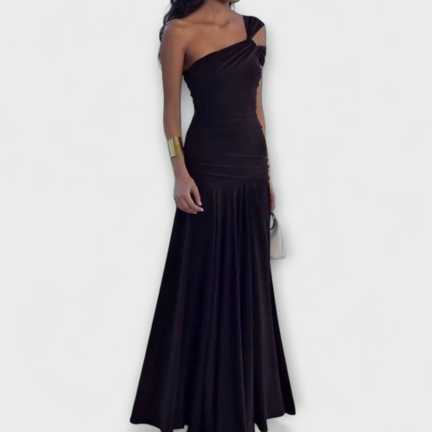 Margot - Fitted Off-Shoulder Maxi Dress