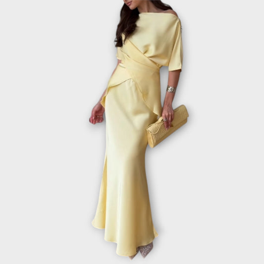 Finja - Off-the-Shoulder Top with Knot Front and Skirt Set