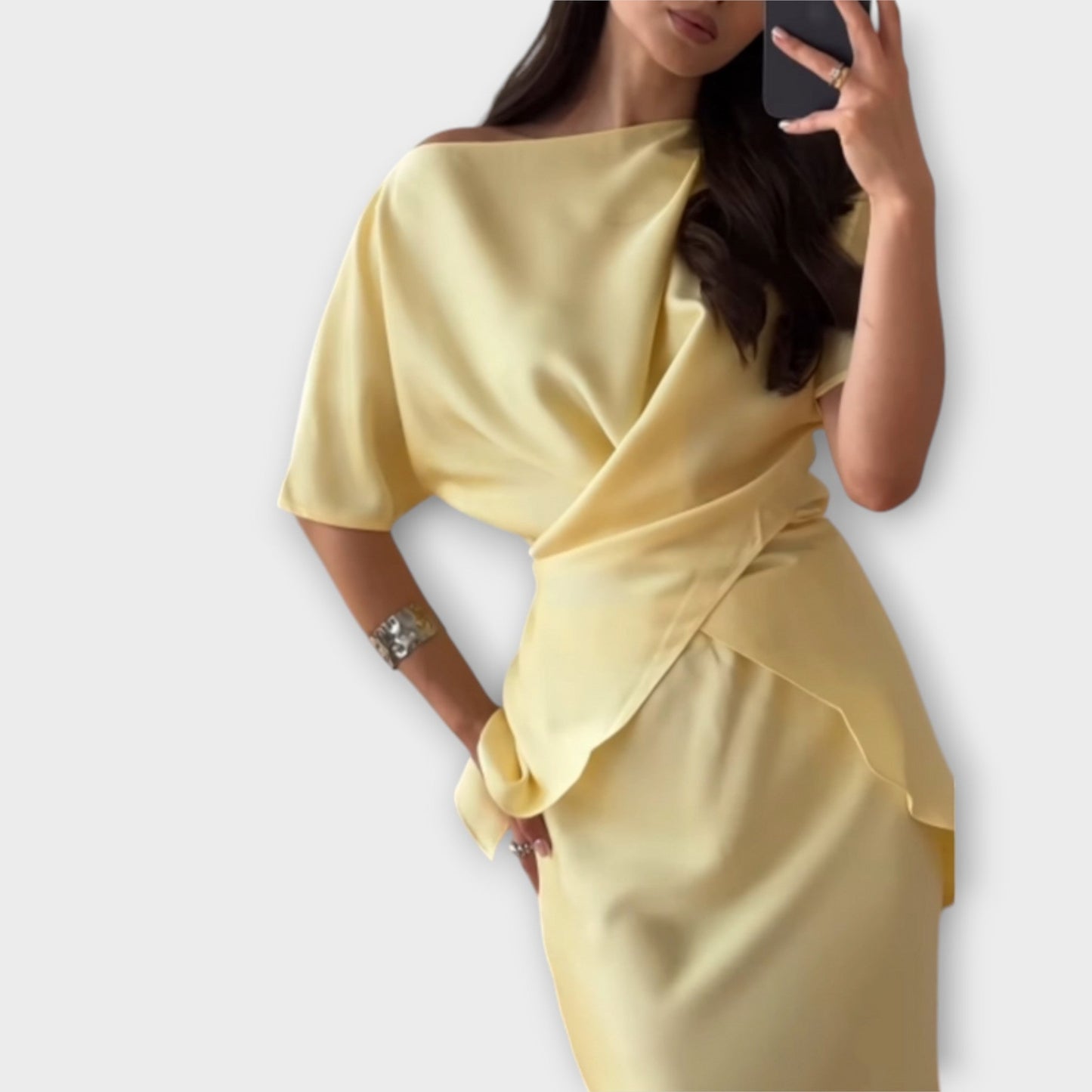 Finja - Off-the-Shoulder Top with Knot Front and Skirt Set