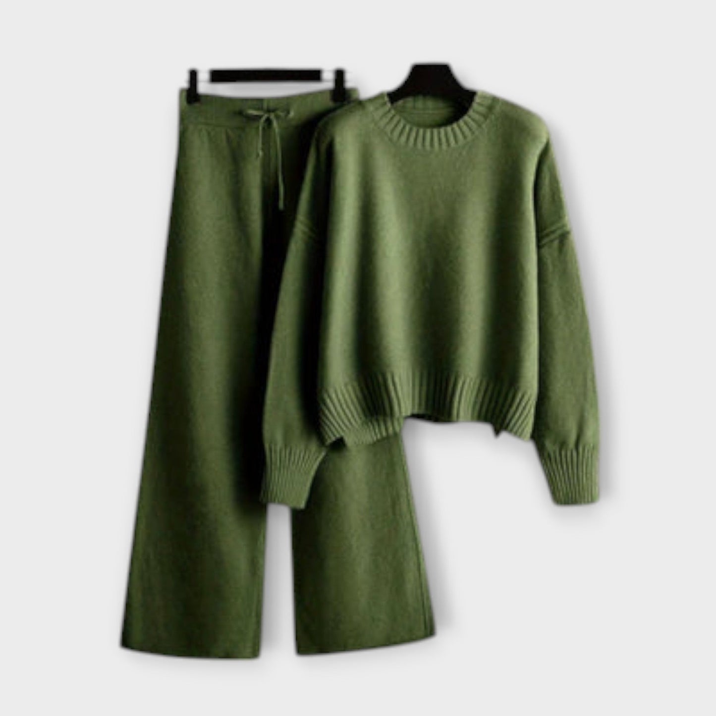 Stella - Casual Knit Outfit