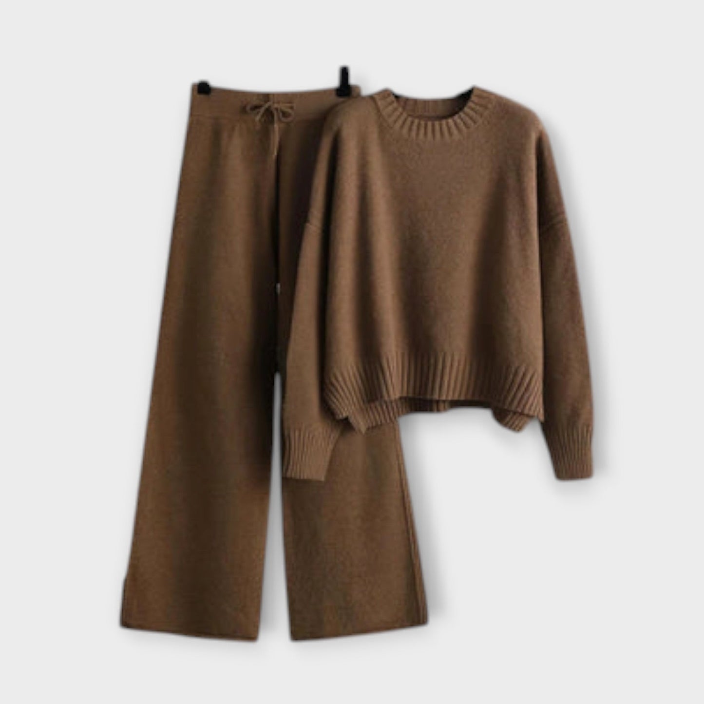 Stella - Casual Knit Outfit