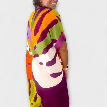 Roos - Casual Dress with Vibrant Leaf Print