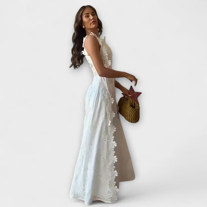 Éliora – Maxi Dress with Lace Floral Design and Ties
