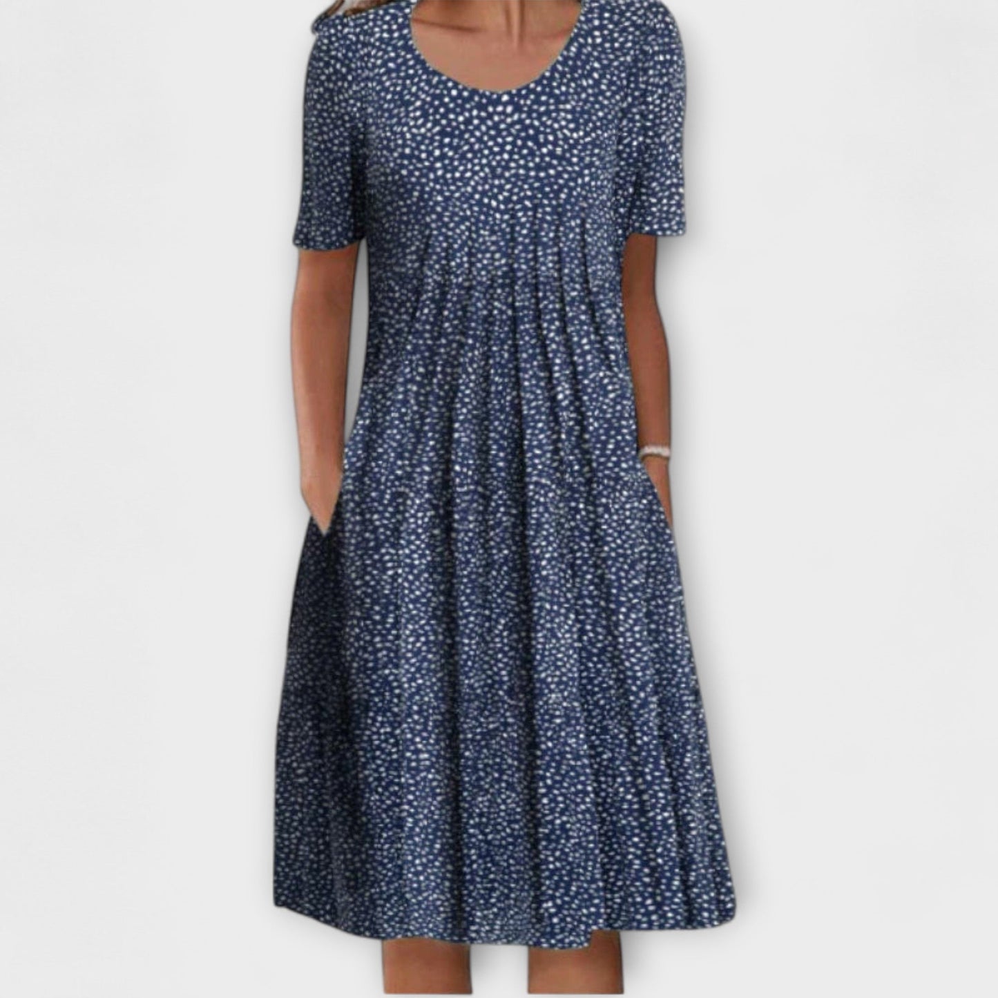 Emelie – Chic Shift Dress with Tummy Control