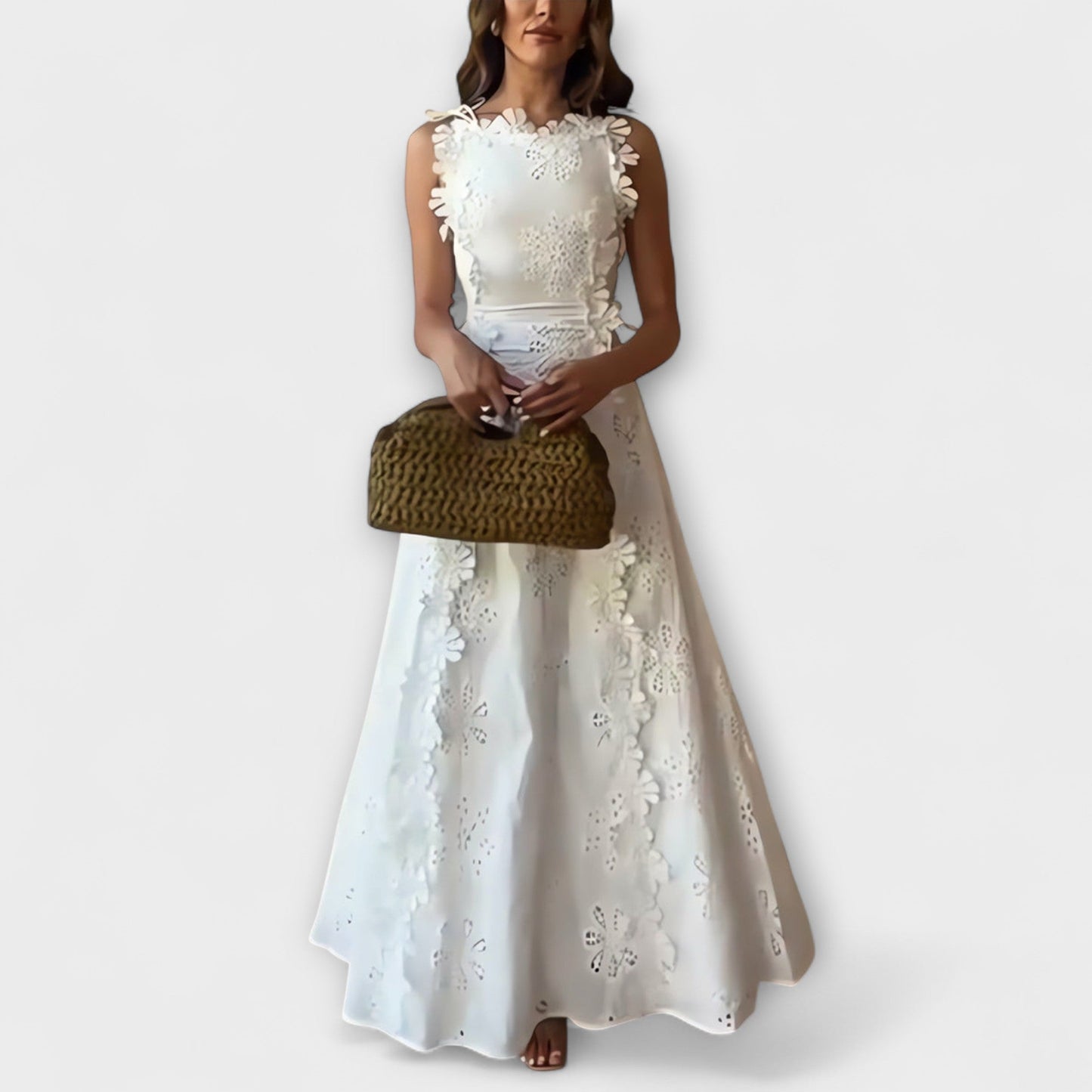 Éliora – Maxi Dress with Lace Floral Design and Ties