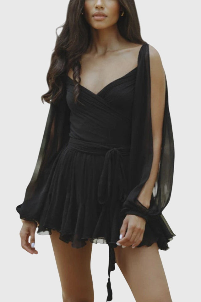 Mini dresses with a V-neck and light sleeves