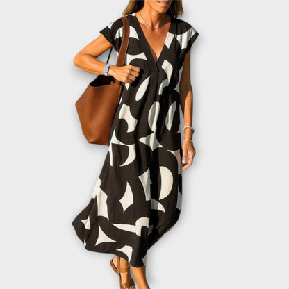 Linae – Lightweight V-Neck Dress
