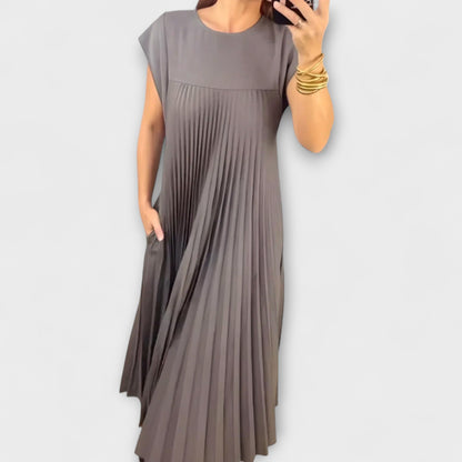 Zairelle – Stylish Pleated Dress