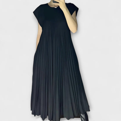 Zairelle – Stylish Pleated Dress