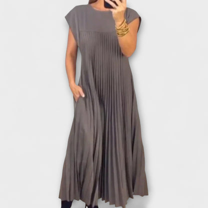 Zairelle – Stylish Pleated Dress