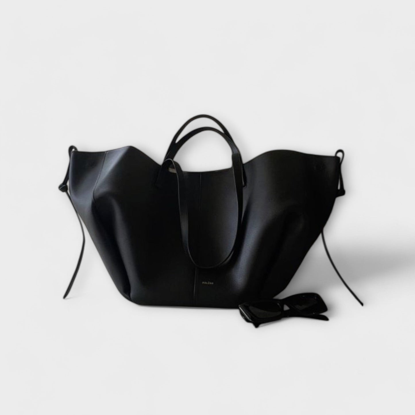 Lora – Vintage Tote Bag