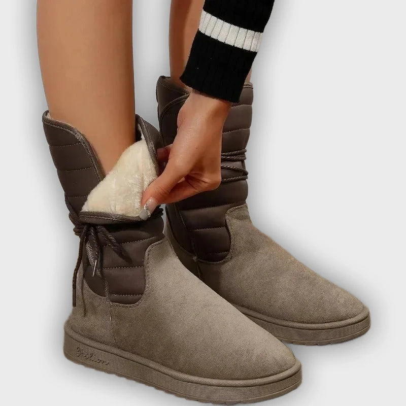 Svala – Women’s Lace-Up Boots with Fur Lining