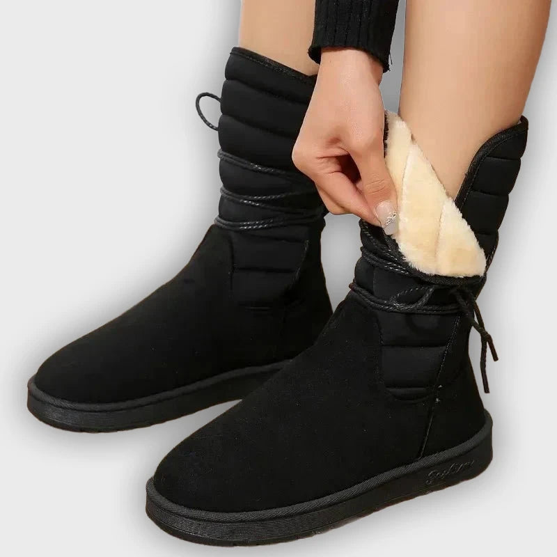 Svala – Women’s Lace-Up Boots with Fur Lining