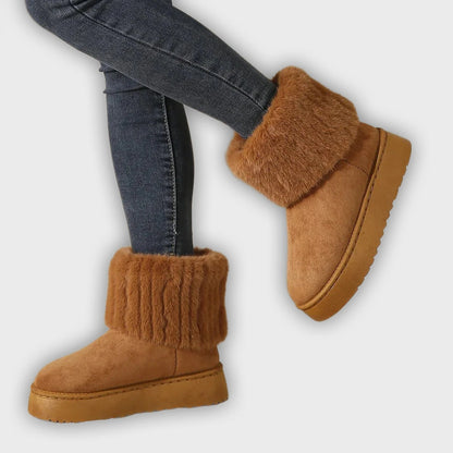 Veera – Women’s Luxurious Fur Lined Boots – Flat Heel, Cozy & Elegant