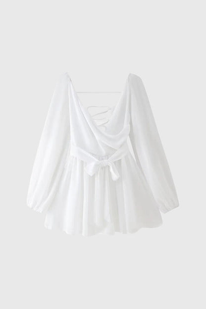Mini dresses with a V-neck and light sleeves