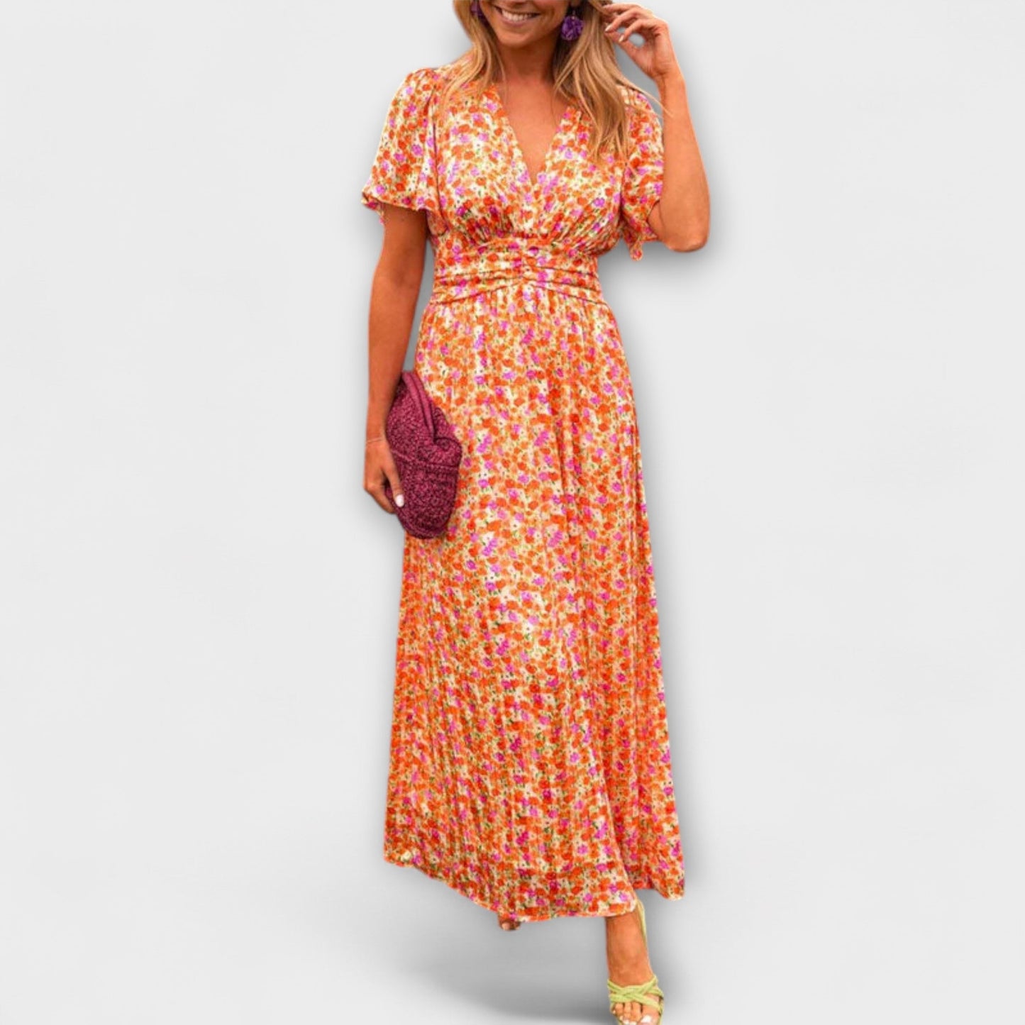 Elsie - Timeless V-Neck Dress