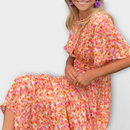 Elsie - Timeless V-Neck Dress